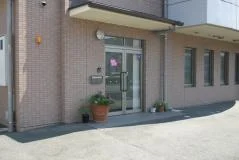 当院入り口の左側にある保育室専用の扉